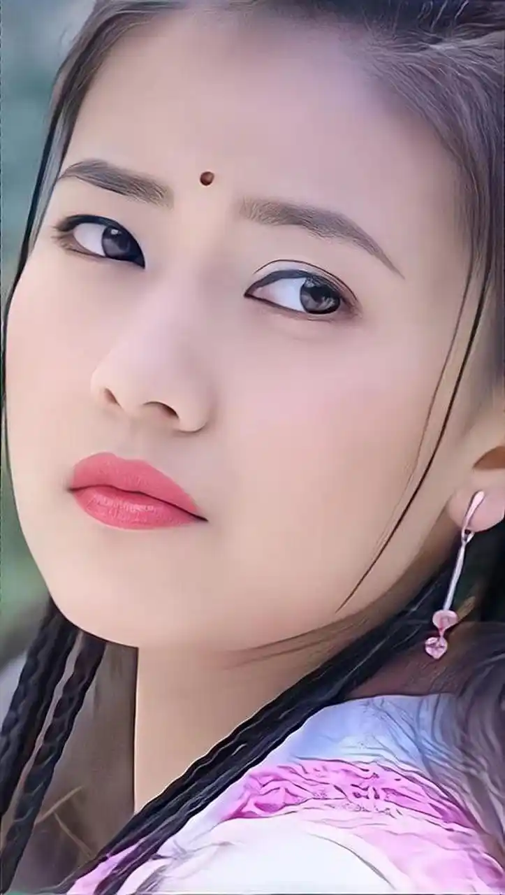 我最喜欢的武侠剧就是苏有朋和贾静雯这一部《倚天屠龙记》.