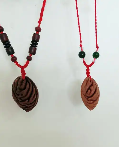 野生山桃桃核山毛桃桃核柳叶形桃核吊坠项链